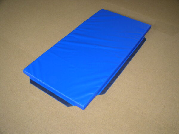 Gym mat with velcro wing attachment 200x100x10cm