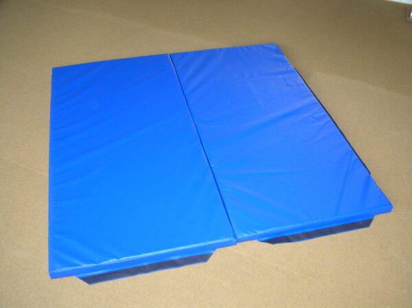 Gym mat with velcro wing attachment 200x100x10cm