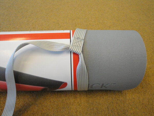 Carrier strap for a yoga mat