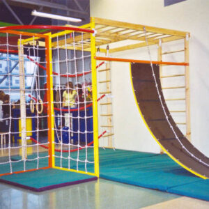 Climbing net with frame