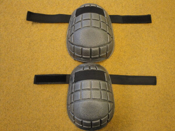 Knee pads (strapped on) PK 465