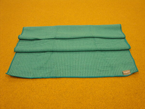 Yoga towel with silicone dots Amaya 183x61 cm