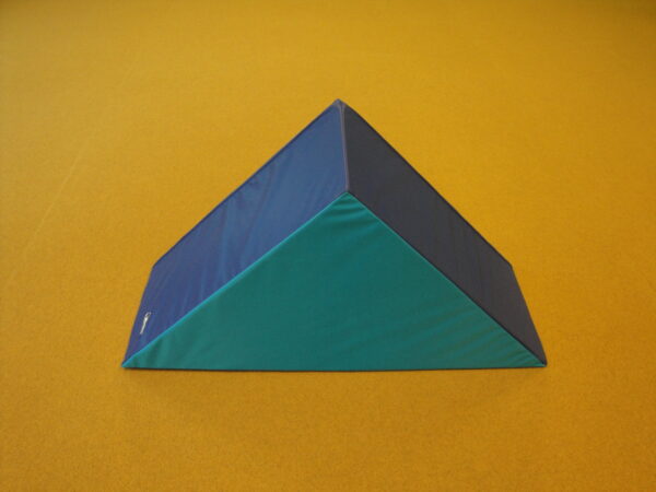 Triangular prism 111x56x40 cm
